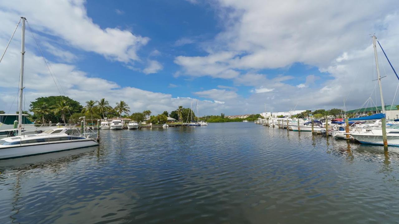 Heated Pool, Fireplace, 70" Tv, Waterfront & More! Sarasota Eksteriør bilde