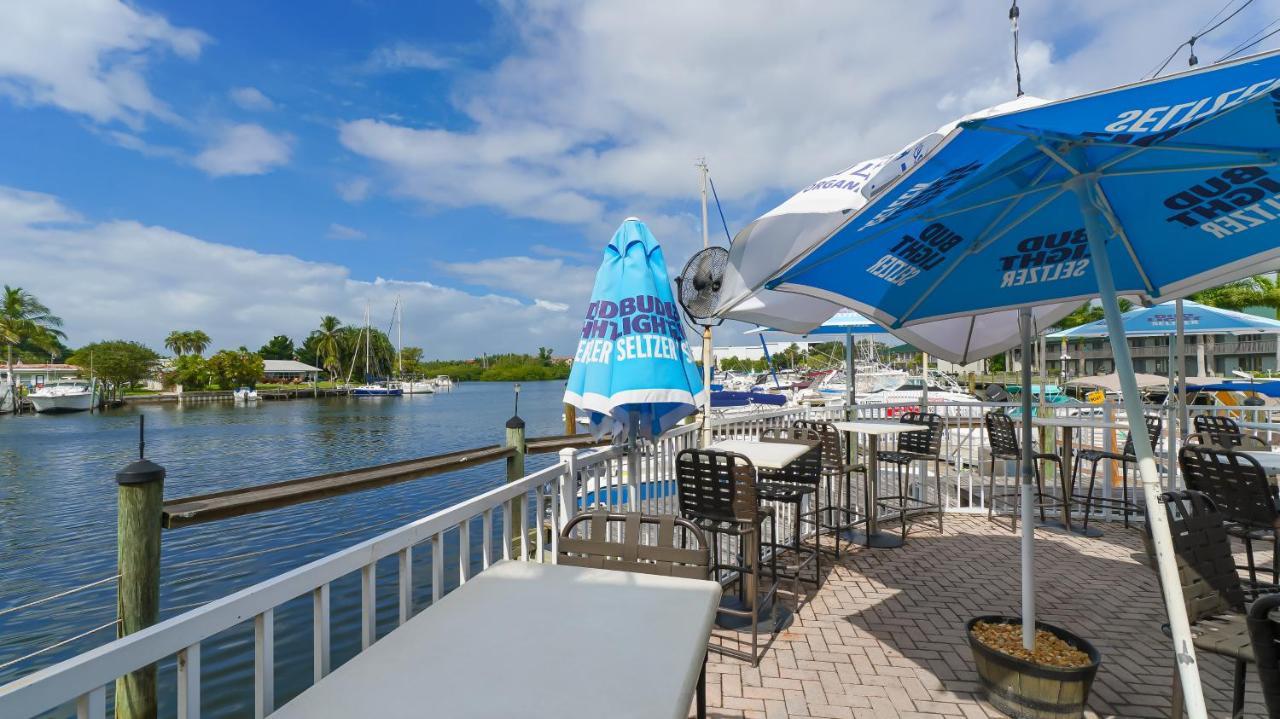 Heated Pool, Fireplace, 70" Tv, Waterfront & More! Sarasota Eksteriør bilde