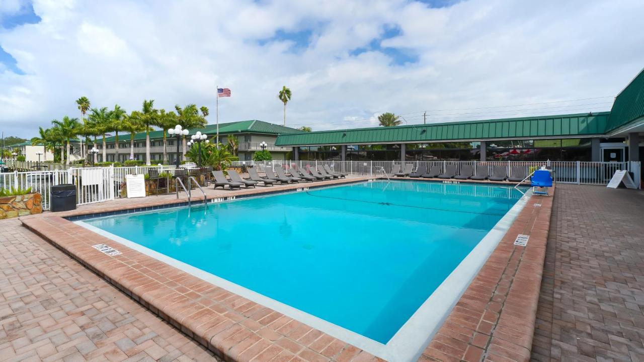 Heated Pool, Fireplace, 70" Tv, Waterfront & More! Sarasota Eksteriør bilde